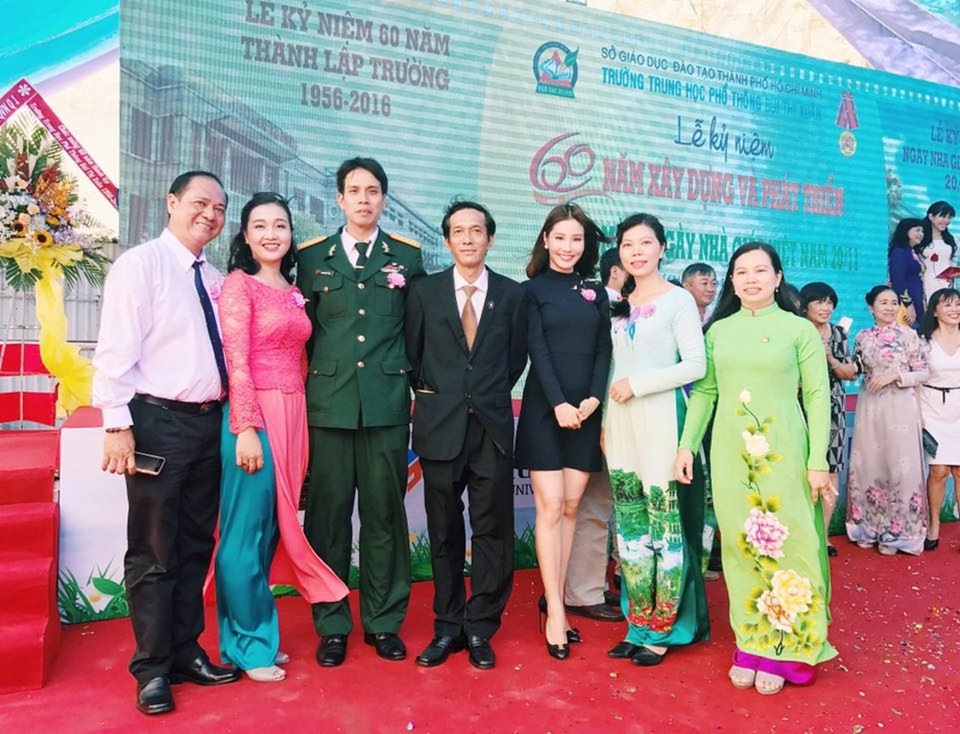 Người đẹp Việt đồng loạt tri ân thầy cô ngày Nhà giáo Việt Nam - 8 Diễm My thăm lại trường xưa.
