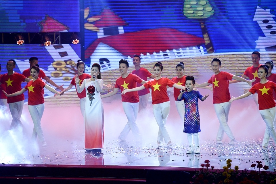 Ca sĩ Dương Hoàng Yến - Nhật Minh gây ấn tượng đêm Nhân tài đất Việt - 22