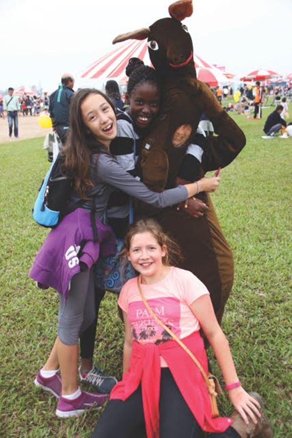 HIWC Bazaar là hội chợ ẩm thực quốc tế, một ngày hội gia đình được tổ chức thường niên.