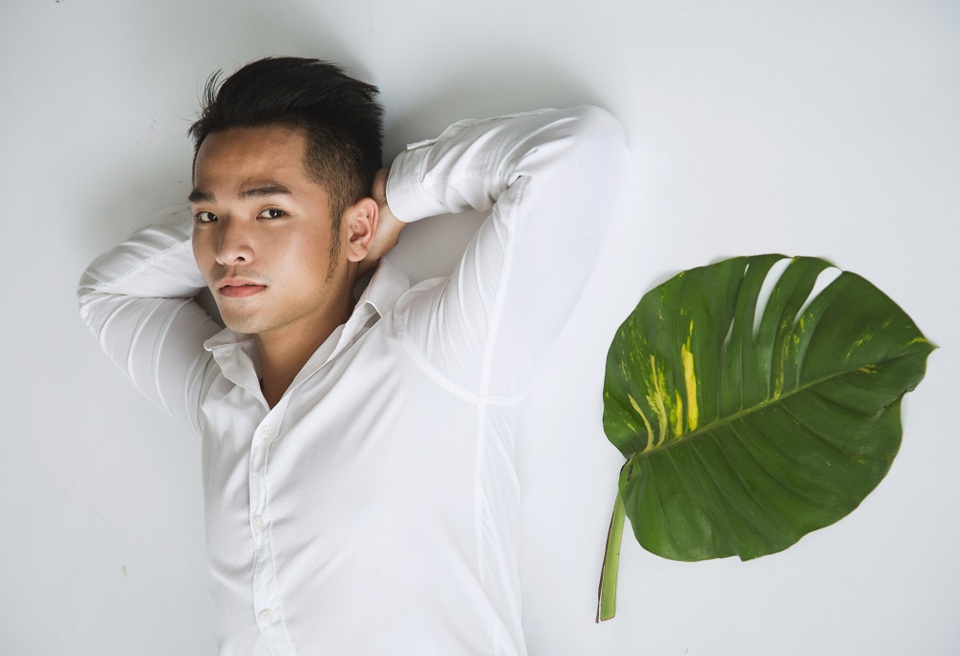 Phạm Hồng Phước “lột xác” phong trần sau ca khúc viết tặng em gái khuyết tật - 7 Phạm Hồng Phước “lột xác” phong trần sau ca khúc viết tặng em gái khuyết tật - 7