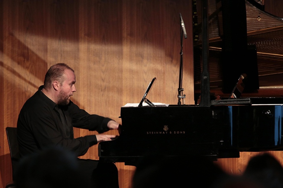Nghệ sĩ piano nổi tiếng Ba Lan tới Việt Nam trình diễn - 1 Nghệ sĩ Maciej.