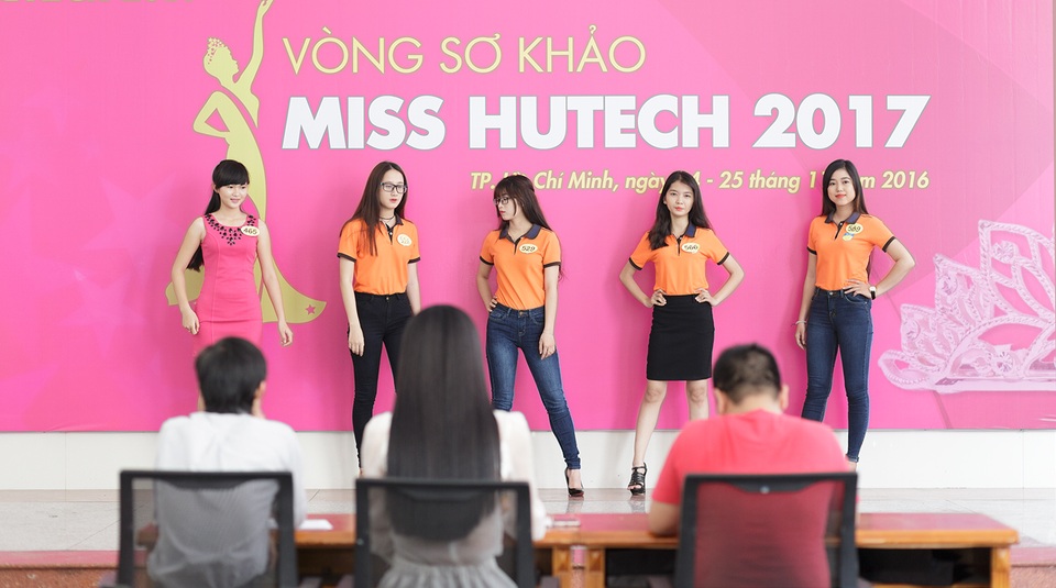 Hoa hậu Sang Lê về trường cũ chấm thi Hoa khôi ĐH Công nghệ - 7 Các sinh viên ĐH Công nghệ TP HCM tại vòng sơ khảo Miss Hutech.