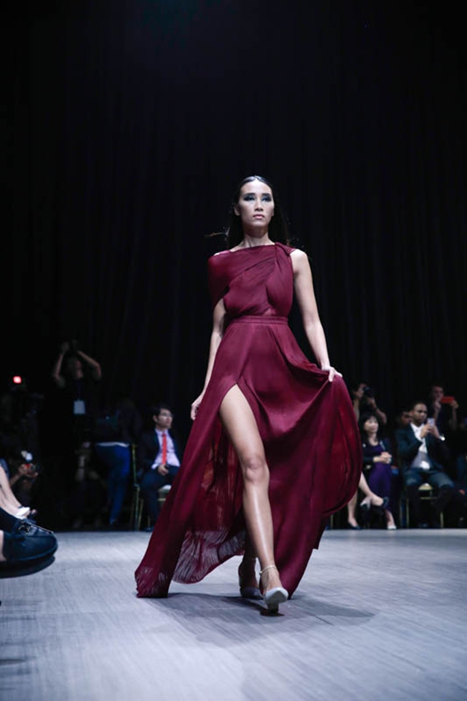 Sàn diễn còn có sự góp mặt của Trang Khiếu.