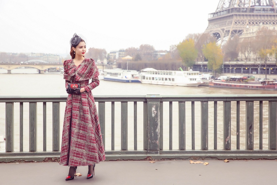 HH Ngọc Duyên "hóa" quý cô lãng mạn, thưởng lãm Paris mùa thu về - 15