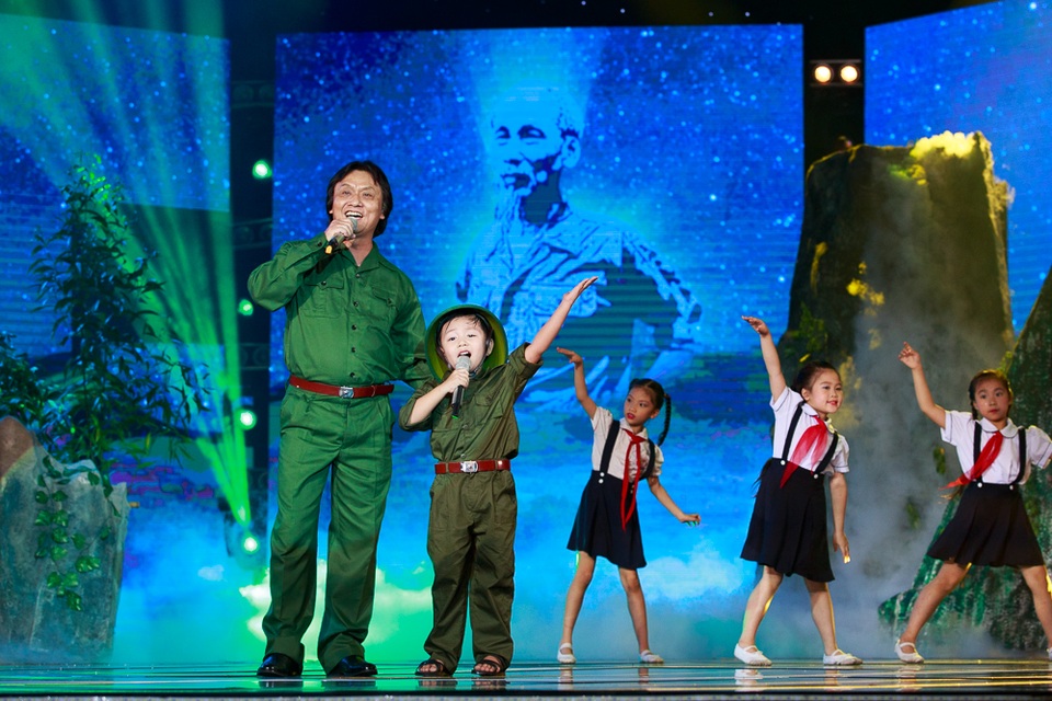 Nghe lại loạt ca khúc ghi dấu ấn NSƯT Quang Lý - 2 Nghe lại loạt ca khúc ghi dấu ấn NSƯT Quang Lý - 2