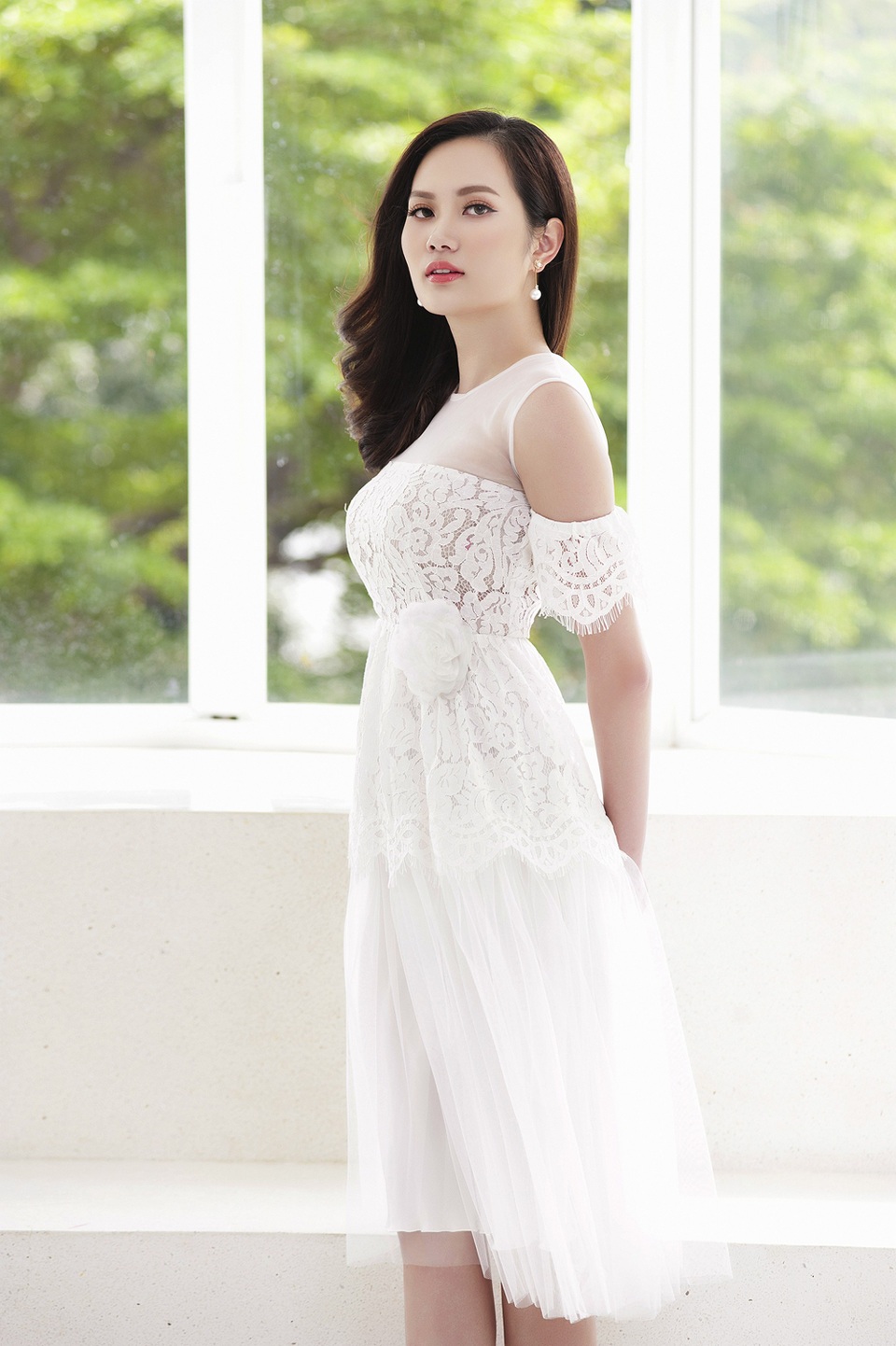 Người đẹp 9X "gây thương nhớ" với váy ren mong manh - 1 Người đẹp 9X "gây thương nhớ" với váy ren mong manh - 1