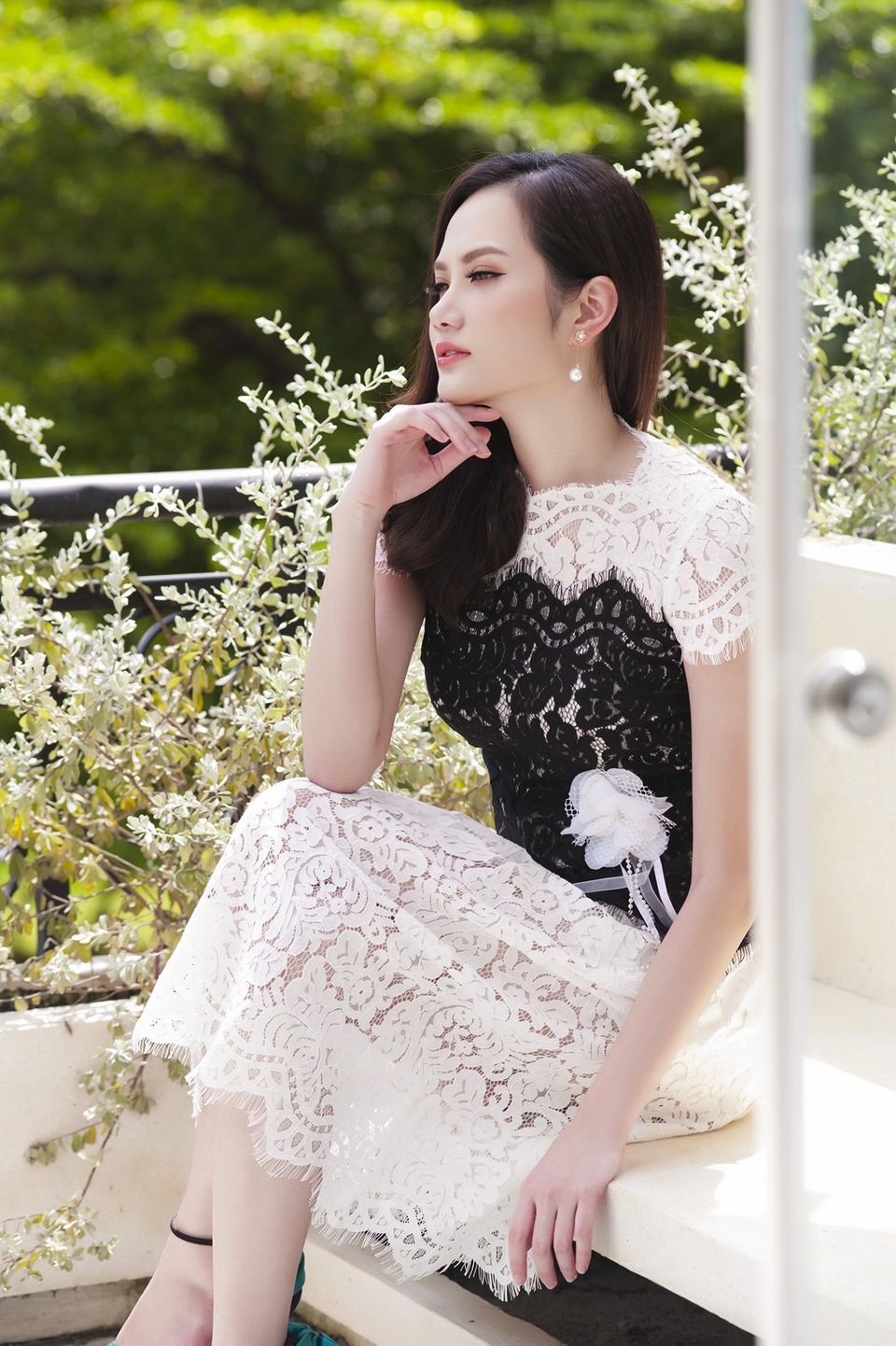 Người đẹp 9X "gây thương nhớ" với váy ren mong manh - 12 Người đẹp 9X "gây thương nhớ" với váy ren mong manh - 12