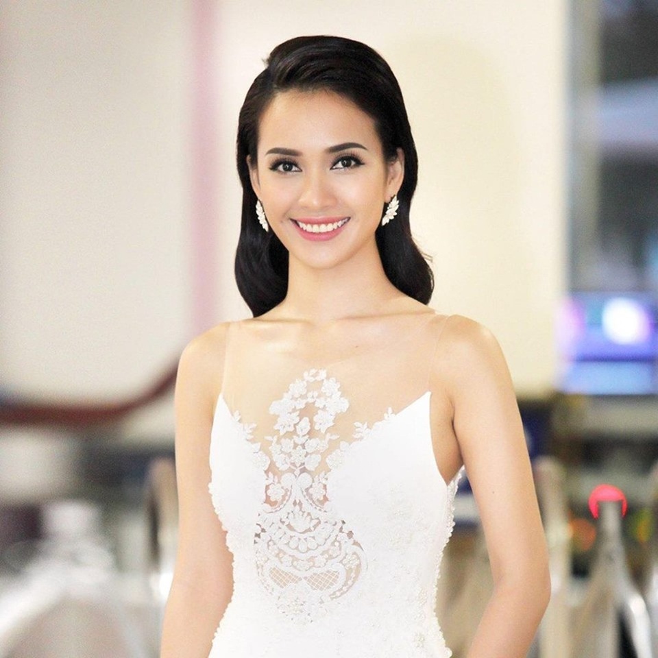 Ca sĩ Ái Phương.