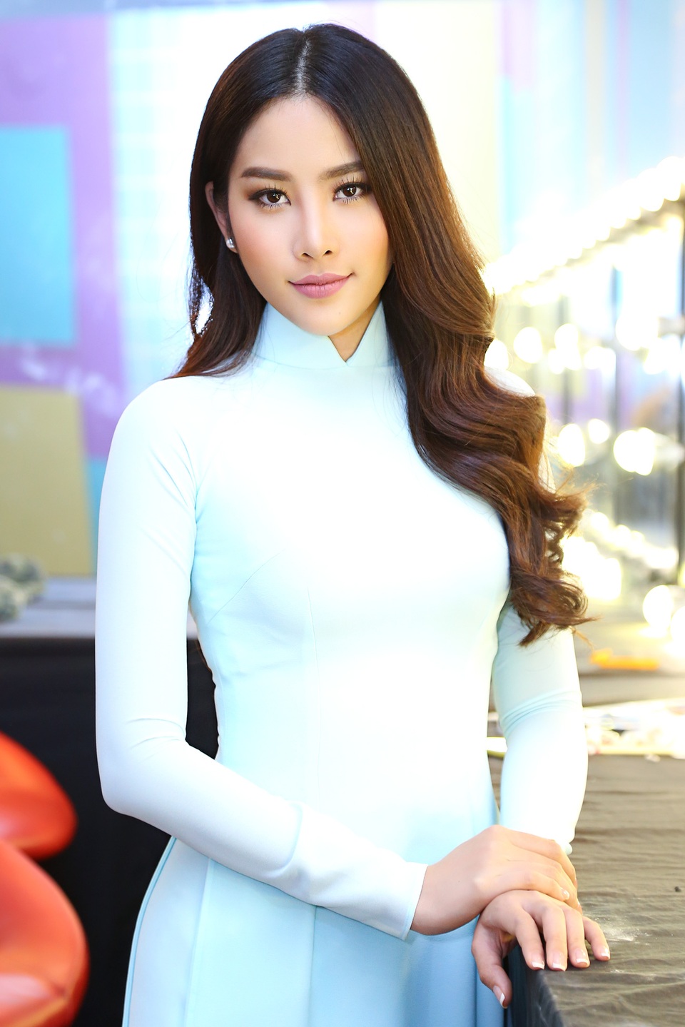 Nam Em: “Cuộc đời này như biển cả, ai không bơi sẽ chìm” - 2 Nam Em: “Cuộc đời này như biển cả, ai không bơi sẽ chìm” - 2