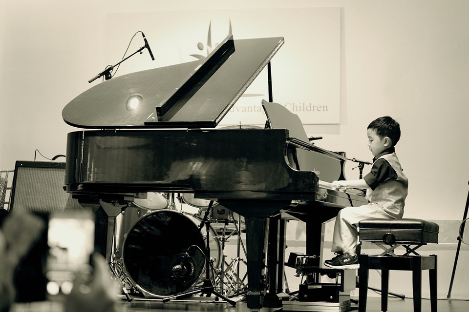 Thần đồng piano 5 tuổi từng làm nước Mỹ “điên đảo” sẽ về Việt Nam - 4 Thần đồng piano 5 tuổi từng làm nước Mỹ “điên đảo” sẽ về Việt Nam - 4