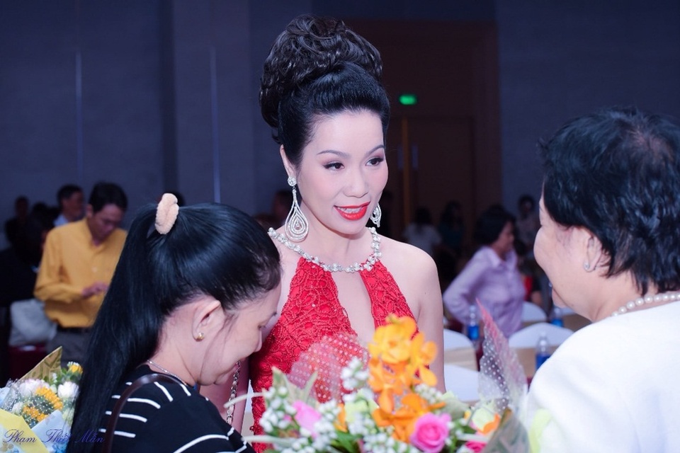 Á hậu Trịnh Kim Chi: “Tôi có một hậu phương vững chắc” - 10