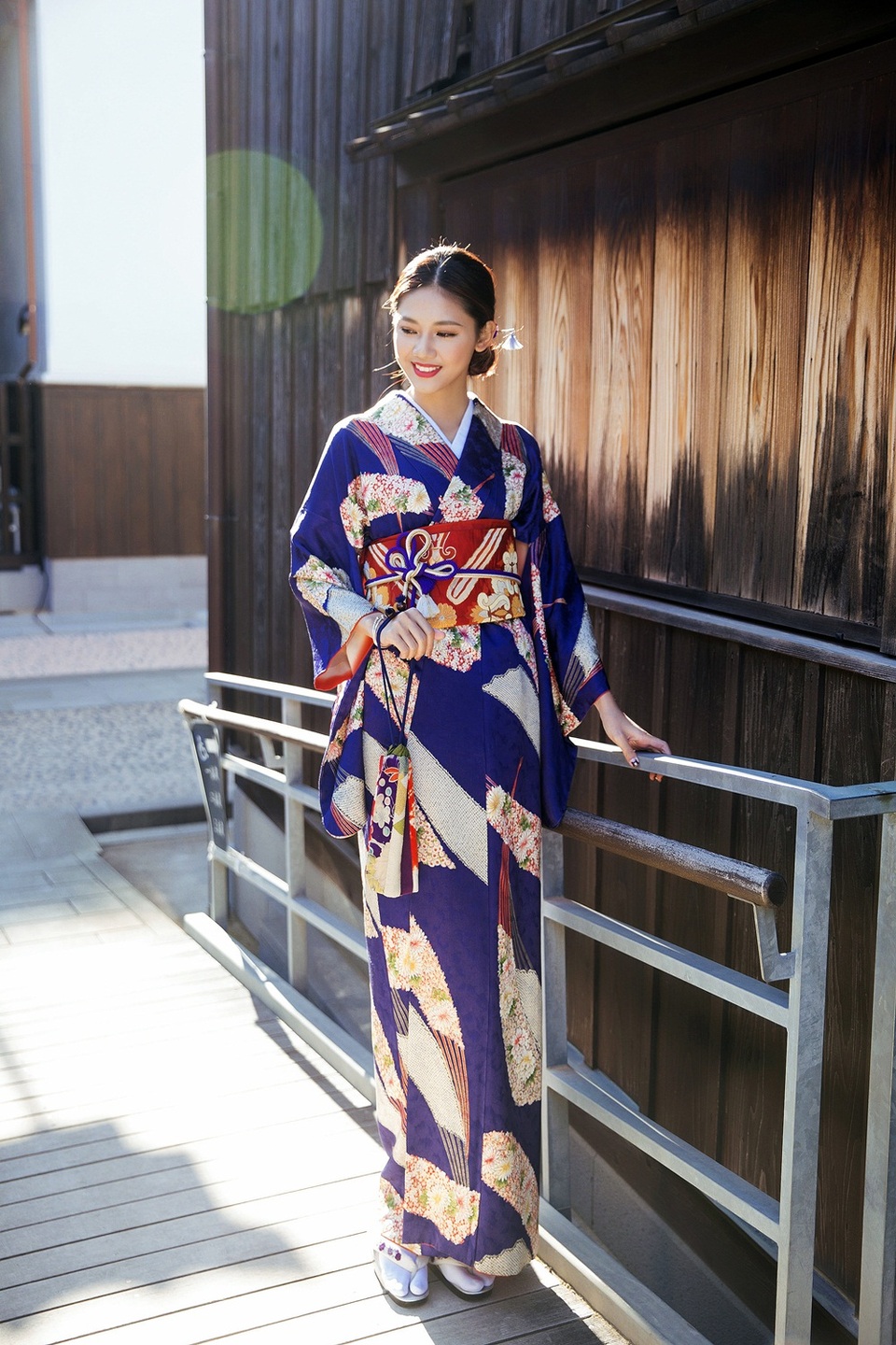 Thanh Tú thích thú khi trải nghiệm cuộc sống nơi đây.