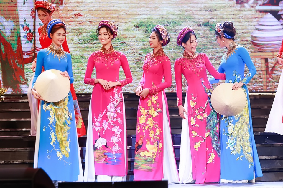 Hoa hậu Thùy Dung: “Tôi vẫn đang đợi tình yêu của đời mình” - 12 Thùy Dung hội ngộ nhiều Hoa hậu, Á hậu như: Nam Em, Mỹ Linh, Thanh Tú, Huyền My,...