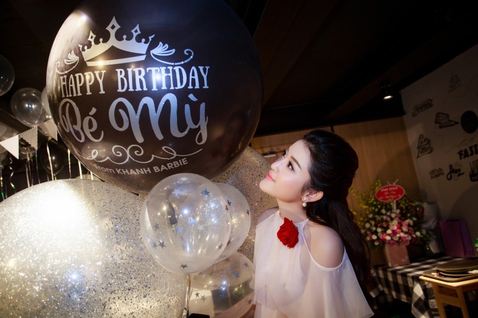 Á hậu Huyền My: “21 tuổi tôi lớn dần trong vòng tay gia đình” - 5 Á hậu Huyền My: “21 tuổi tôi lớn dần trong vòng tay gia đình” - 5