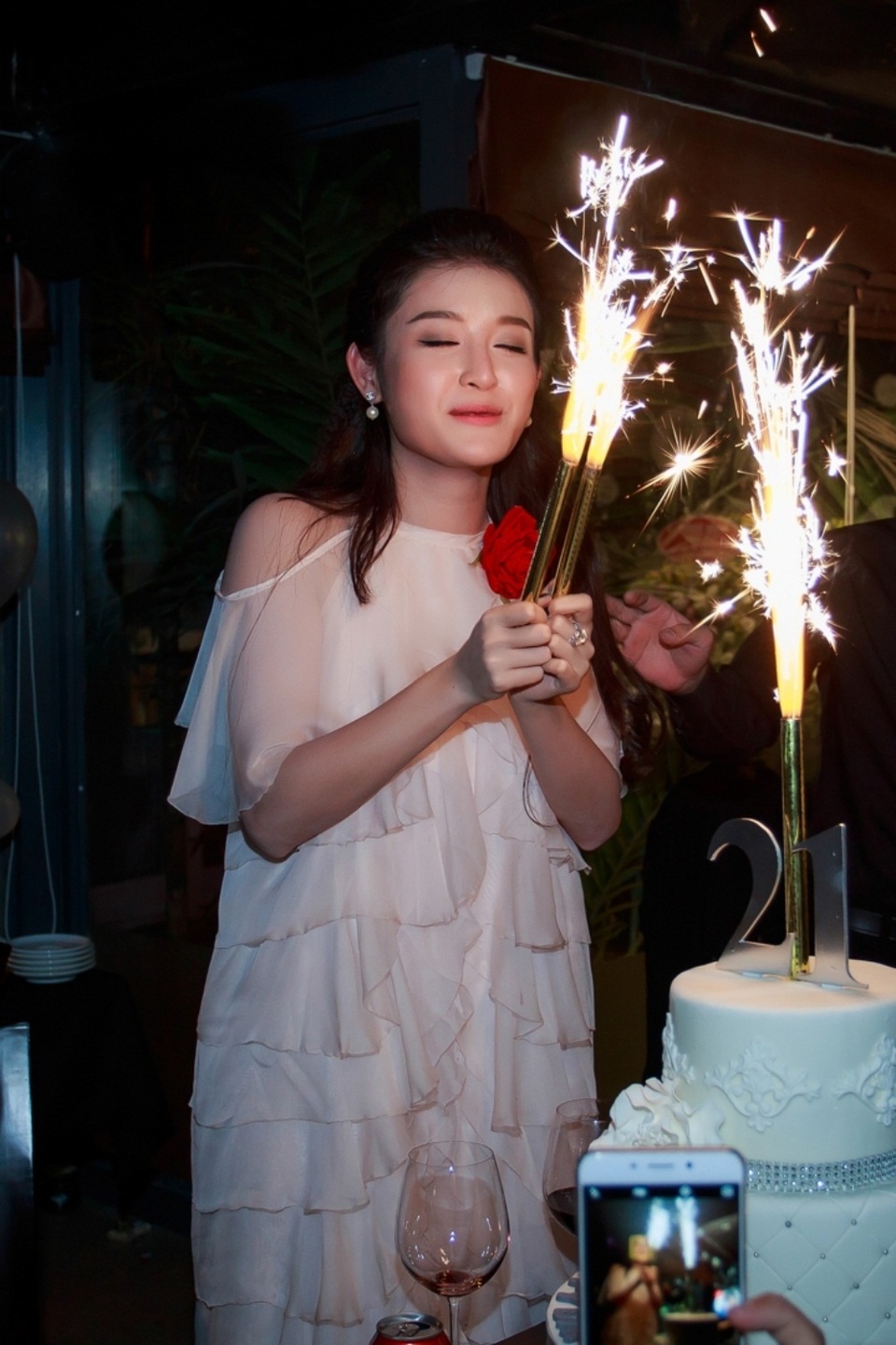 Á hậu Huyền My: “21 tuổi tôi lớn dần trong vòng tay gia đình” - 8 Á hậu Huyền My: “21 tuổi tôi lớn dần trong vòng tay gia đình” - 8