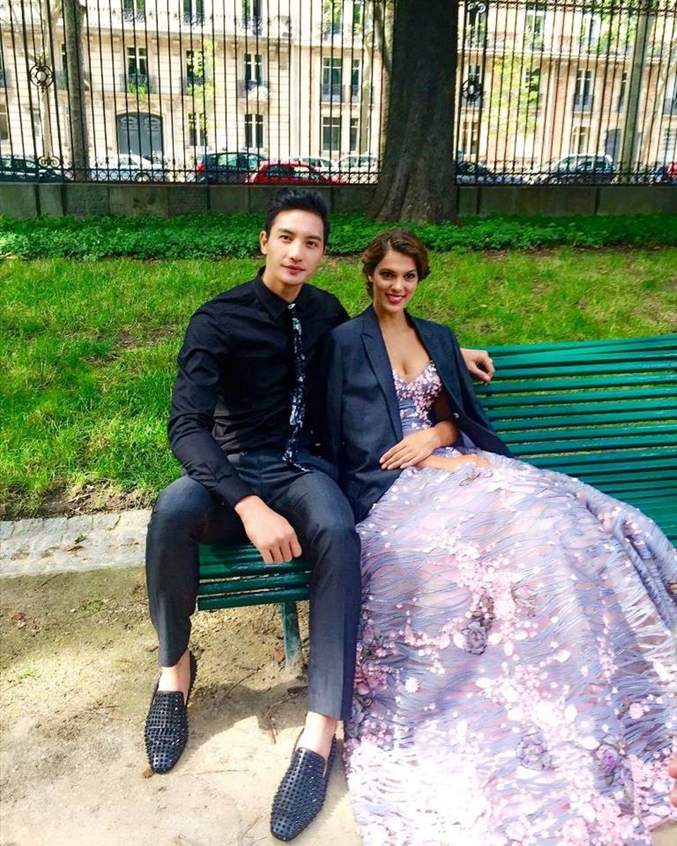 Nam vương Nguyễn Văn Sơn cùng Hoa hậu Pháp.