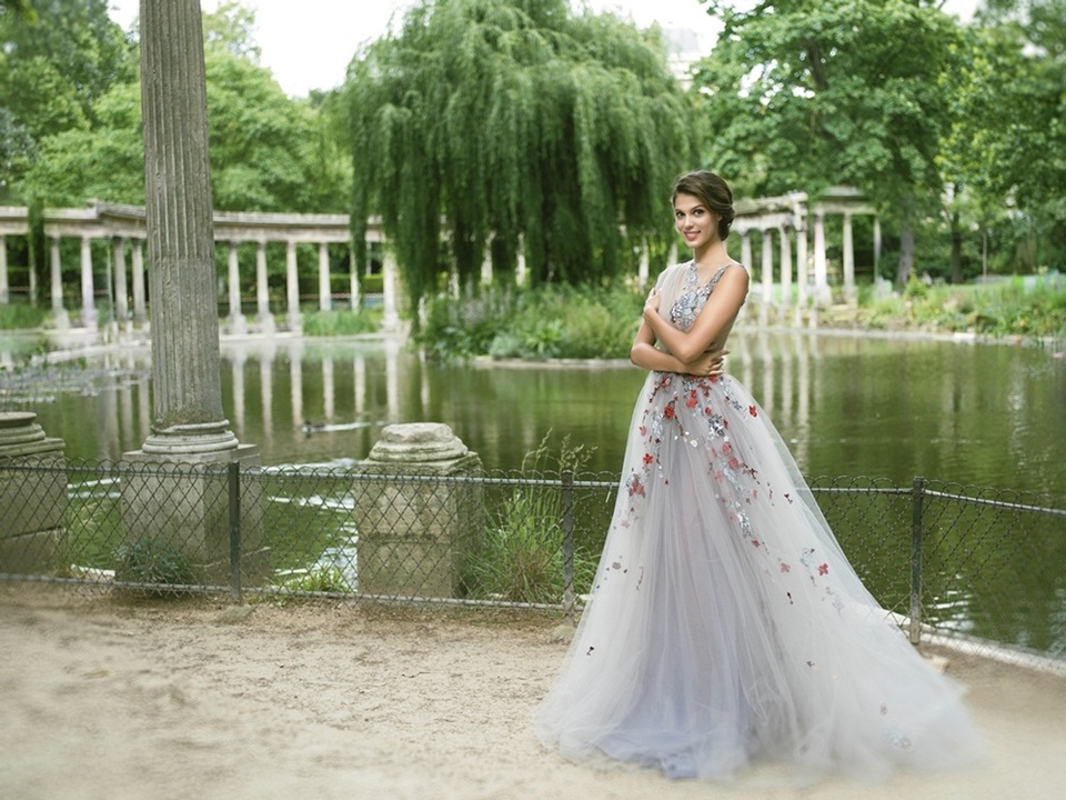 Hoa hậu Pháp mặc thiết kế Việt chụp ảnh dự thi Hoa hậu Hoàn vũ thế giới - 13