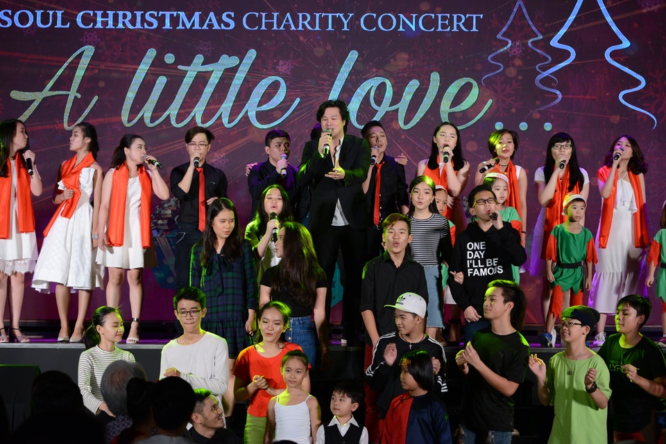 Nhóm Soul Club với A little love.