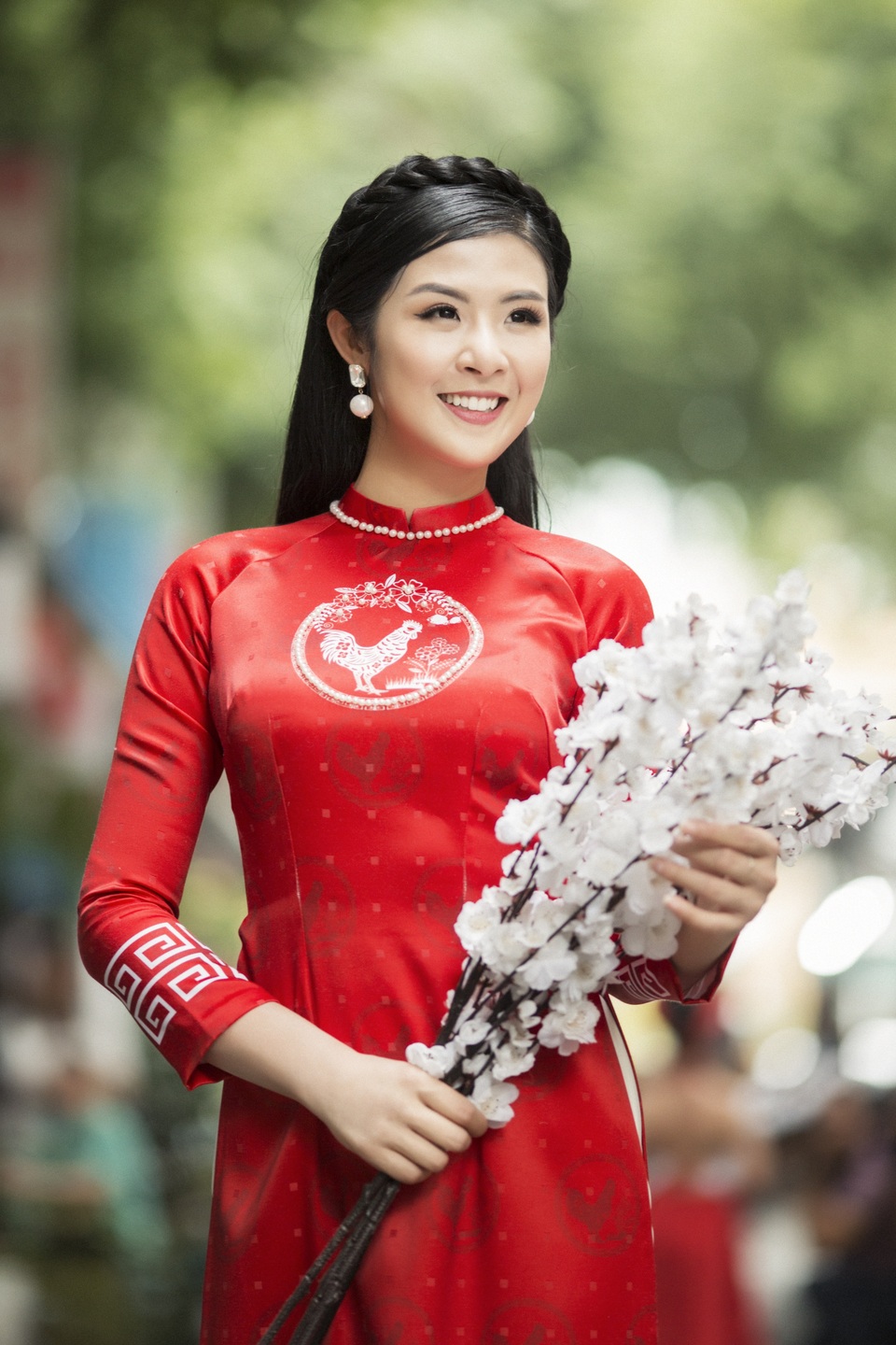 Bé Bảo Ngọc “Gương mặt thân quen” chuyên nghiệp làm mẫu cùng HH Ngọc Hân - 11 Bé Bảo Ngọc “Gương mặt thân quen” chuyên nghiệp làm mẫu cùng HH Ngọc Hân - 11