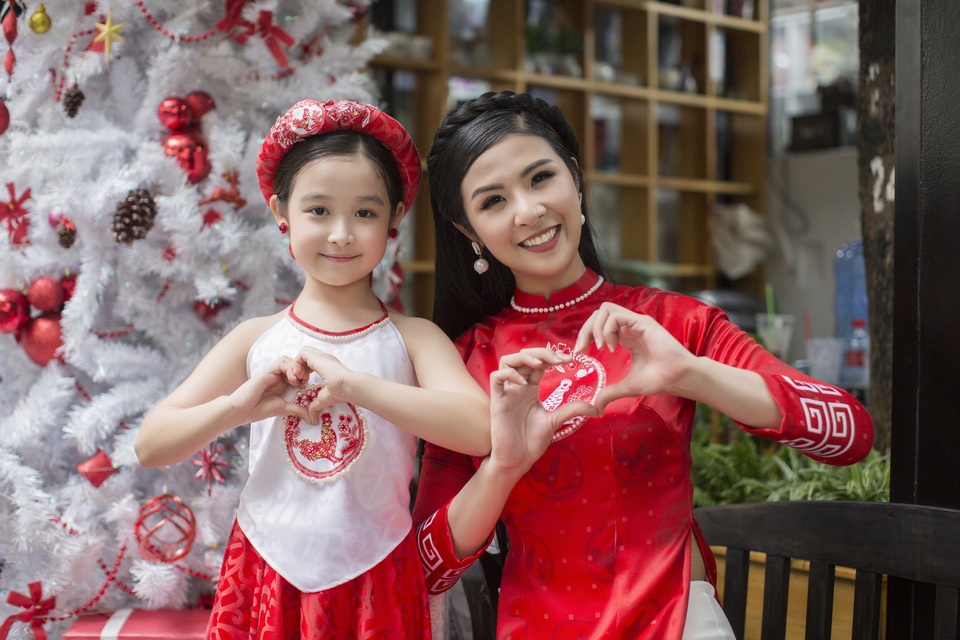 Bé Bảo Ngọc “Gương mặt thân quen” chuyên nghiệp làm mẫu cùng HH Ngọc Hân - 3 Bé Bảo Ngọc “Gương mặt thân quen” chuyên nghiệp làm mẫu cùng HH Ngọc Hân - 3