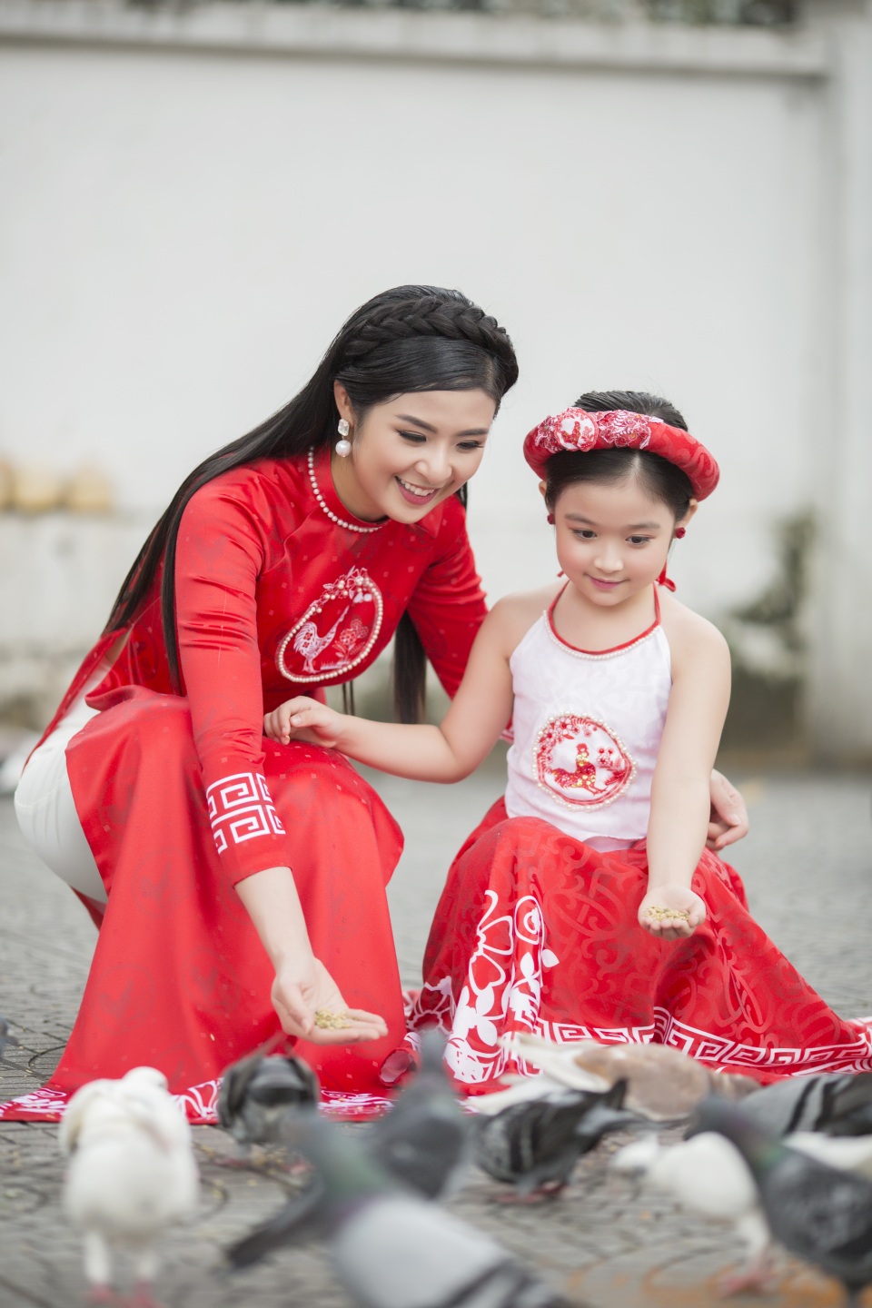 Bé Bảo Ngọc “Gương mặt thân quen” chuyên nghiệp làm mẫu cùng HH Ngọc Hân - 12 Bé Bảo Ngọc “Gương mặt thân quen” chuyên nghiệp làm mẫu cùng HH Ngọc Hân - 12