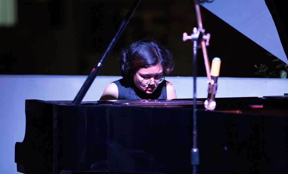 Nhà thiết kế Xuân Thu đưa nghệ thuật sơn mài vào áo dài - 5