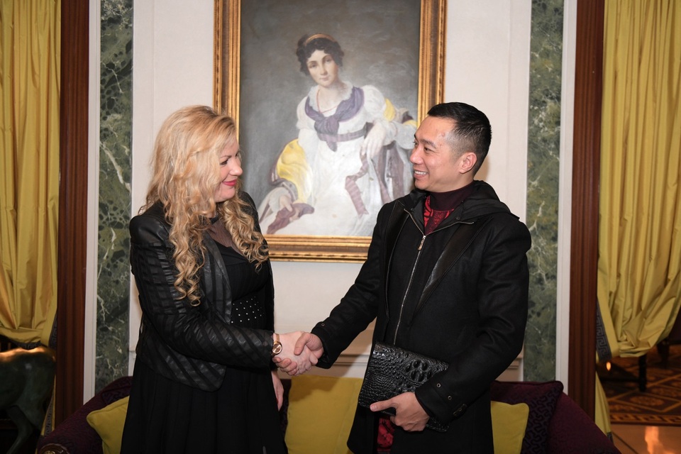 NTK Đỗ Trịnh Hoài Nam đã có buổi gặp gỡ, trao đổi cùng bà Myriam Larriere.