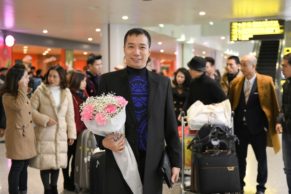 Sau Paris Haute Couture, NTK Hoài Nam tiếp tục mang áo dài Việt sang Singapore - 4 NTK Đỗ Trịnh Hoài Nam tiếp tục lên đường để thực hiện sứ mệnh quảng bá văn hóa áo dài Việt Nam.
