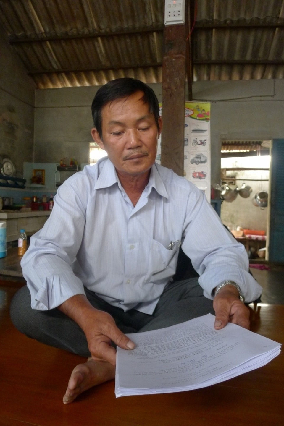 “Kết nghĩa anh em, cuỗm luôn 8 giấy tờ đất”: Thêm nhiều nạn nhân tố cáo! - 4 Ông Nguyễn Văn Thăng nhờ ông Khiết tách mảnh đất 300m2... nhưng sau đó toàn bộ đất nhà ông hơn 17.000m2 bị ngân hàng vào kê biên?