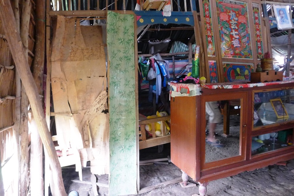 
Sống gần hết đời người, gia tài vợ chồng ông Phan Văn Điệu là căn nhà rách nát như thế này
