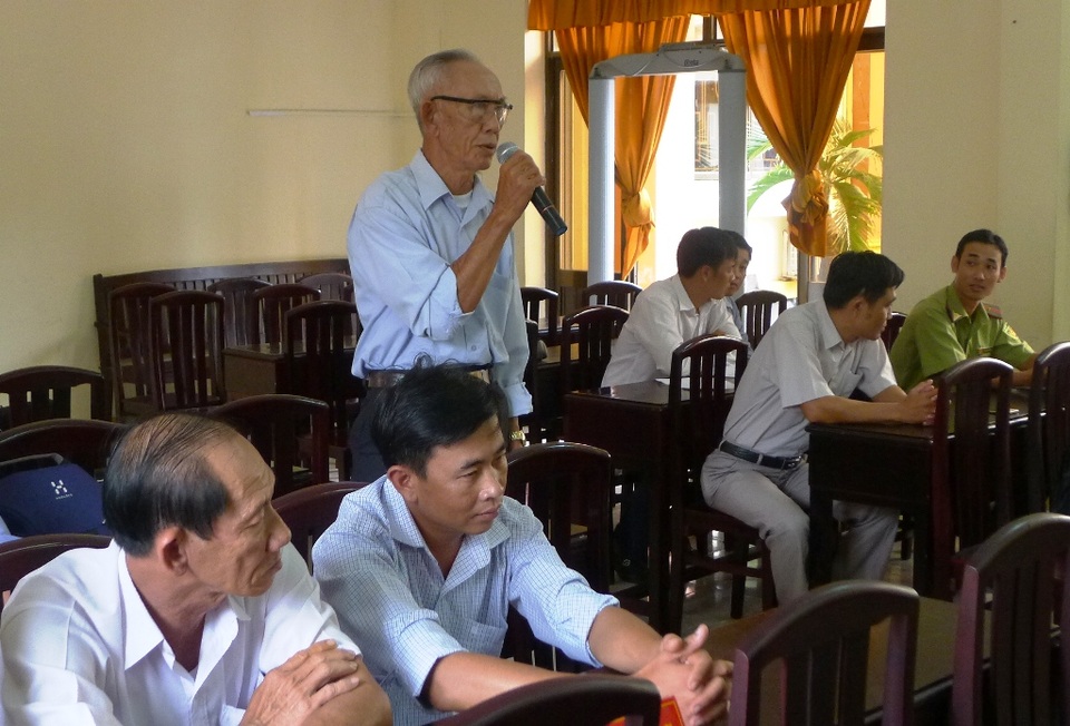 Bị cáo xin HĐXX xem là con người… không phải trái banh! - 2 Ông Đào Hữu Phước - nguyên Phó Chủ tịch xã Cửa Cạn cũng là người có đất giáp ranh với với bị cáo Trần Kiều Hưng khẳng định ông Hưng chỉ có một mảnh đất tại ấp 3 và biết rất rõ mảnh đất này từ đời cha ruột chị Phượng là ông Huỳnh Văn Mật canh tác