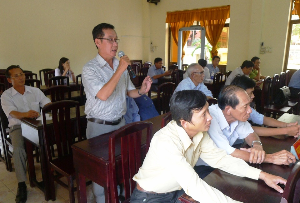 Bị cáo xin HĐXX xem là con người… không phải trái banh! - 3 Ông Nguyễn Chí Hùng - Trưởng ấp 3 tham gia cùng đơn vị đo đạc lại mảnh đất mà VKSND Phú Quốc truy tố tội phá rừng khẳng định, trong diện tích hơn 4.000m2 đất còn hơn 2.000 diện tích rừng nguyên vẹn, chưa có bàn tay con người tác động