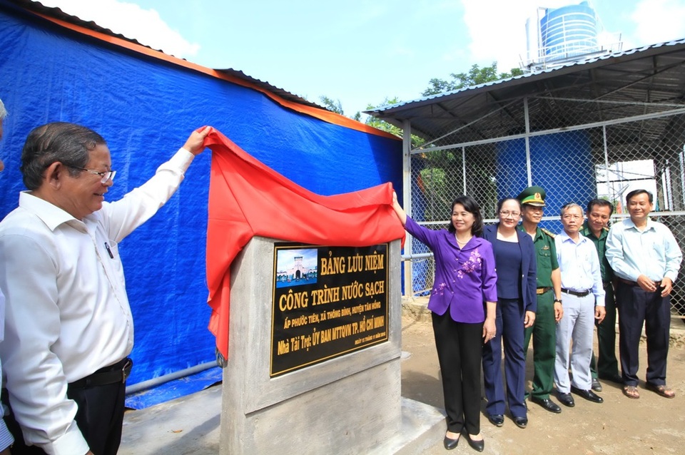 Nguồn vốn đầu tư cho Trạm cấp nước ý nghĩa này do UBMTTQ Việt Nam tỉnh Đồng Tháp vận động UBMTTQ Việt Nam thành phố Hồ Chí Minh.