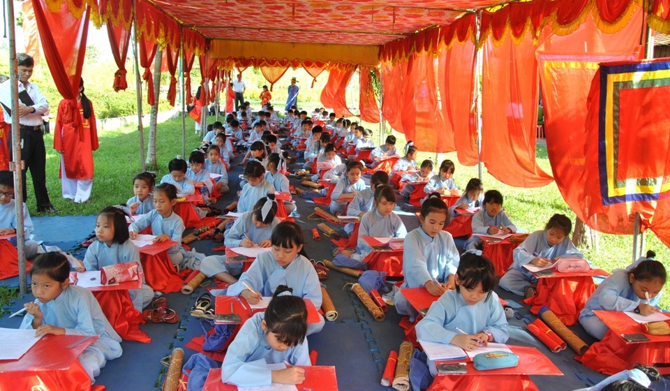 Tại lễ giỗ lần này, BTC có nhiều hoạt động văn hóa, văn nghệ ý nghĩa,như chọi chim, tái hiện hội thi trạng nguyên xưa...