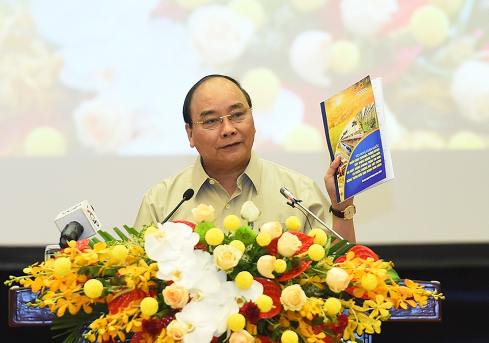 Thủ tướng: Tuyệt đối không để dân góp tiền nông thôn mới quá sức - 1 Thủ tướng Nguyễn Xuân Phúc yêu cầu khơi lên tinh thần, khát vọng khởi nghiệp của những hai lúa chế tạo máy bay, tàu ngầm.