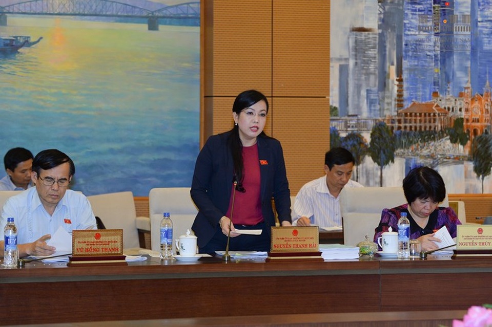 Cả chục Bộ, ngành bị nhắc chưa làm tròn trách nhiệm trả lời cử tri - 1 Trưởng Ban Dân nguyện Nguyễn Thanh Hải cho biết, một số Bộ trưởng chưa thể hiện hết trách nhiệm được quy định về việc trả lời kiến nghị của cử tri.