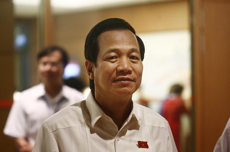 Bộ trưởng Đào Ngọc Dung: Người cai nghiện trốn trại vì sợ… ra tòa - 1 
Bộ trưởng Đào Ngọc Dung cho rằng, lý do các học viên trốn trại tập thể do tâm lý lo sợ việc ra tòa mà công tác tuyên truyền lại chưa rốt ráo, chưa đến nơi đến chốn (ảnh: Việt Hưng).