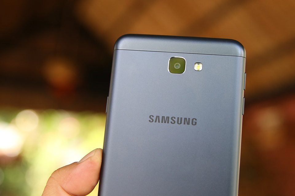 Đánh giá nhanh Galaxy J7 Prime mới xuất hiện tại Việt Nam - 4