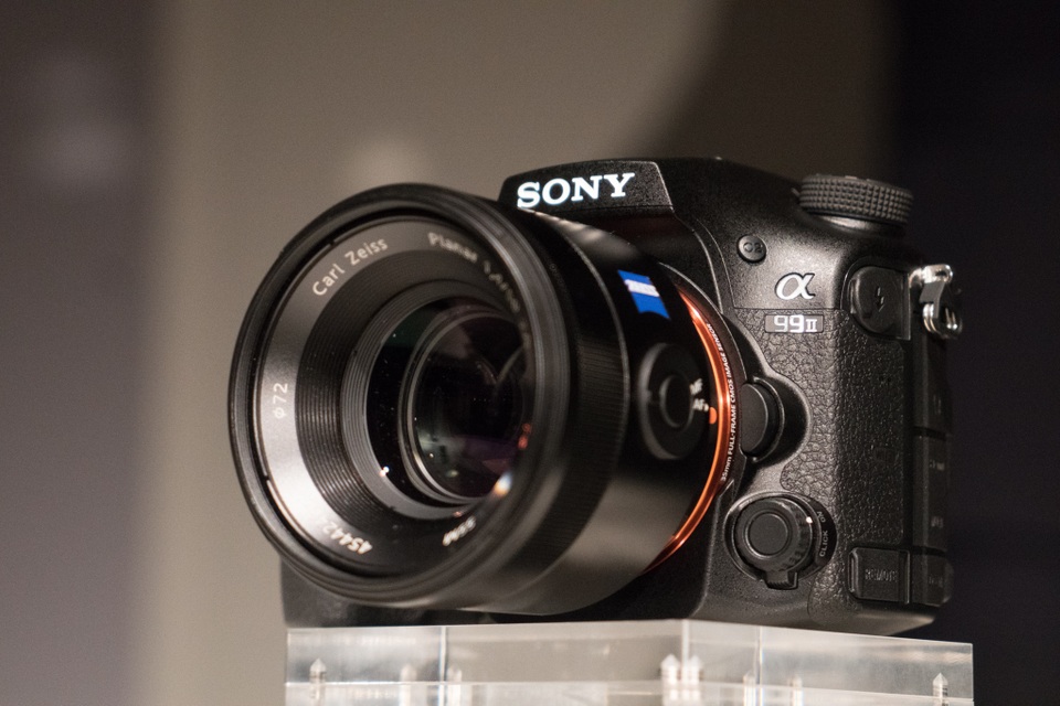 Sony ra mắt mẫu máy ảnh mới kỉ niệm 10 năm dòng máy Alpha - 4 Sony ra mắt mẫu máy ảnh mới kỉ niệm 10 năm dòng máy Alpha - 4