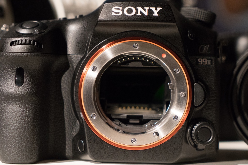 Sony ra mắt mẫu máy ảnh mới kỉ niệm 10 năm dòng máy Alpha - 2 Sony ra mắt mẫu máy ảnh mới kỉ niệm 10 năm dòng máy Alpha - 2