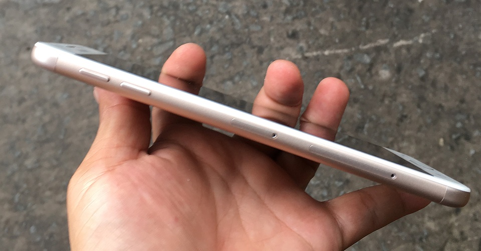Hình ảnh "đập hộp" Galaxy J7 Prime chính hãng tại Việt Nam - 10