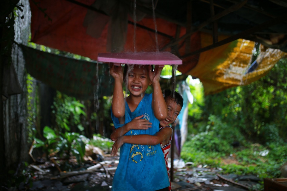 Thí sinh nữ "đánh bại" các tay máy nam, đoạt quán quân Canon PhotoMarathon 2016 - 5 Ảnh giải nhất chủ đề Kí ức tuổi thơ