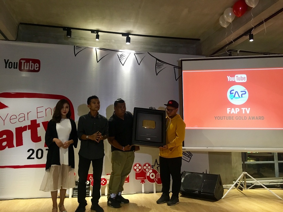 Youtube trao "Nút Play vàng và bạc" cho các nhà sáng tạo nổi bật ở Việt Nam - 1 Youtube trao "Nút Play vàng và bạc" cho các nhà sáng tạo nổi bật ở Việt Nam - 1