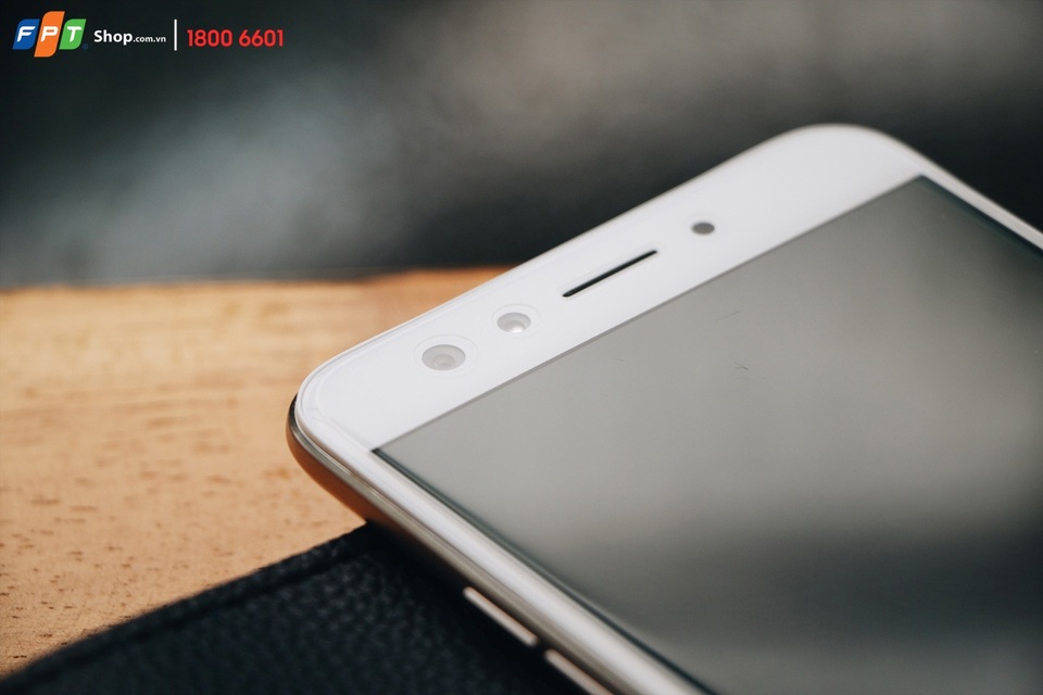 Đặt mua OPPO F3 tại FPT Shop nhận bộ quà kép và 500.000 đồng - 3 OPPO F3 sở hữu camera kép độc đáo mang đến cho bạn những bức ảnh xinh lung linh