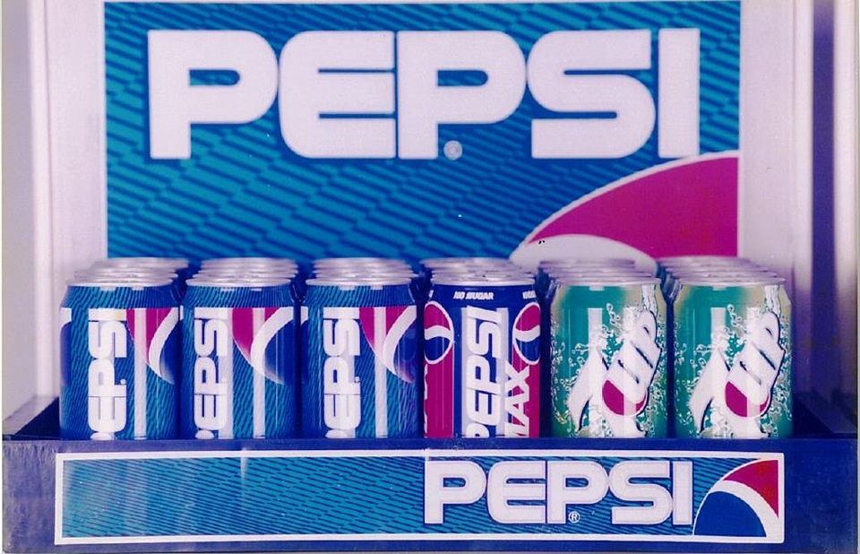 Hành trình chinh phục trái tim người tiêu dùng - 1 Hình ảnh của những lon Pepsi, 7Up “đời đầu” tại thị trường Việt Nam cách đây hơn 22 năm