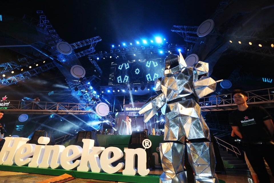 Khi nhạc EDM kết hợp cùng hiệu ứng xúc giác - 3 Subzero – tượng trưng cho Sự Vô hạn sẽ bao phủ các tín đồ âm nhạc bằng luồng khí lạnh CO2 cực chất