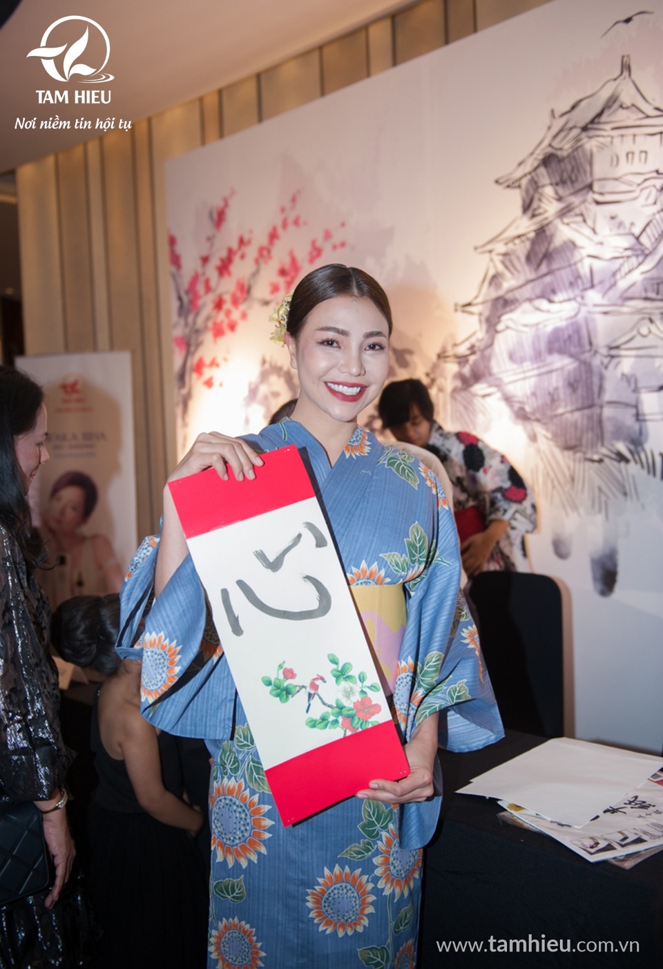 Mỹ nhân Việt bừng sắc tại Dạ tiệc Hoa Anh Đào 3 - 6 Mỹ nhân Việt bừng sắc tại Dạ tiệc Hoa Anh Đào 3 - 6