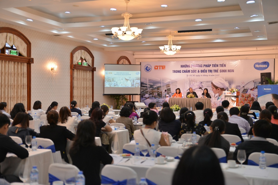 BS.CKII Nguyễn Thị Từ Anh chia sẻ những thông tin đáng giá trong buổi hội thảo vừa qua