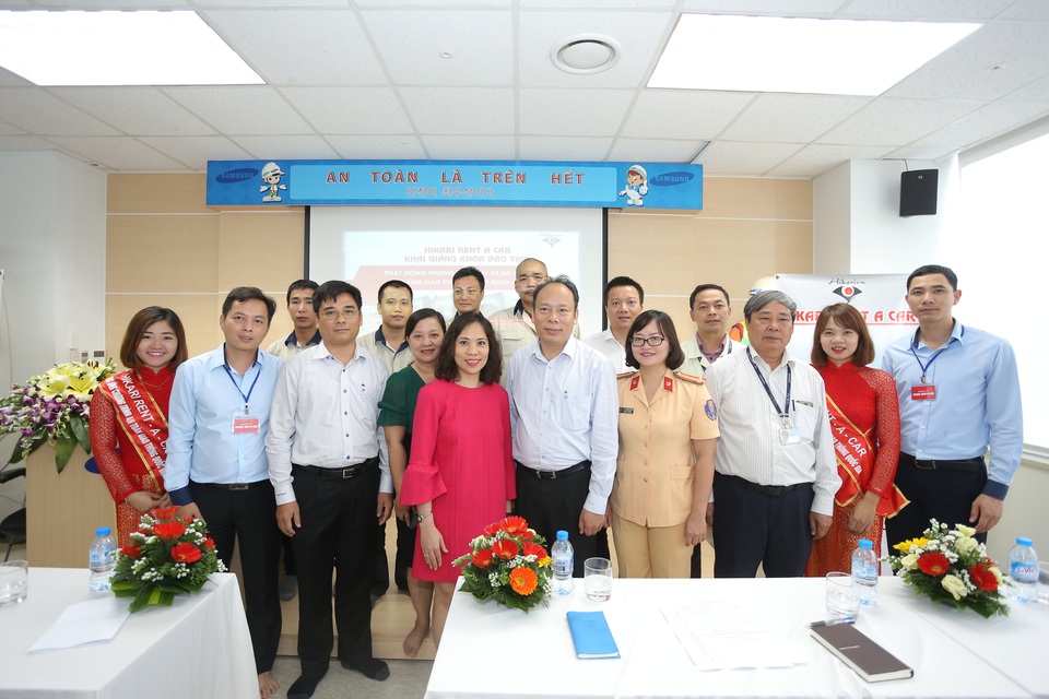 Khai giảng khóa: “An toàn giao thông, nâng cao chất lượng dịch vụ” - 1 Tổng quan của Lễ khai giảng