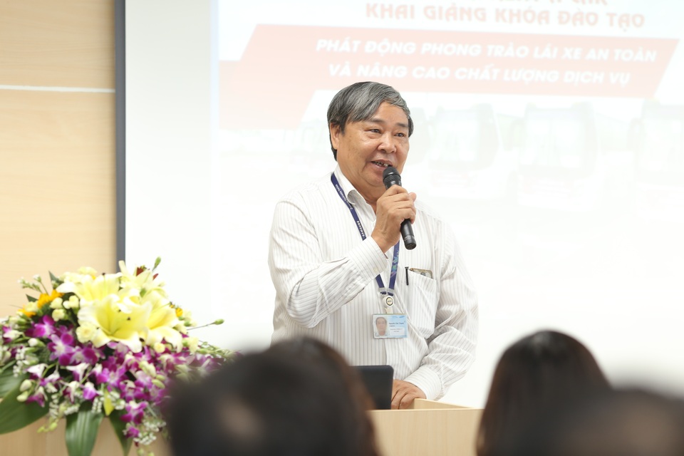 Khai giảng khóa: “An toàn giao thông, nâng cao chất lượng dịch vụ” - 4 Ông Nguyễn Quang Thanh – Cố vấn cấp cao của công ty Samsung Việt Nam phát biểu tại buổi khai giảng